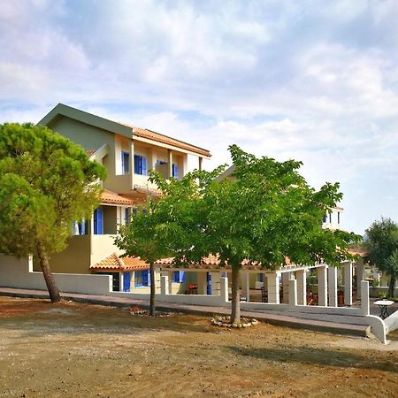 Olive Bay Hilltop Apartments アムリアニ エクステリア 写真