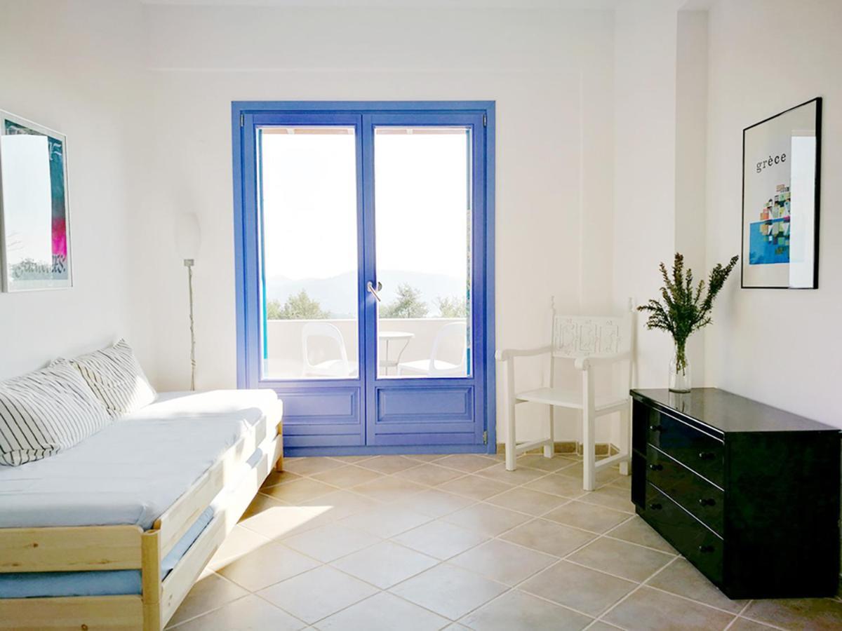 Olive Bay Hilltop Apartments アムリアニ エクステリア 写真