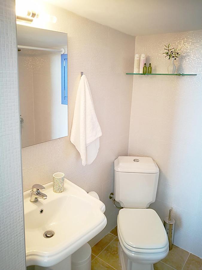 Olive Bay Hilltop Apartments アムリアニ エクステリア 写真