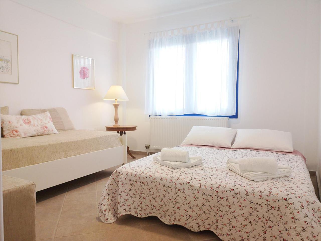 Olive Bay Hilltop Apartments アムリアニ 部屋 写真